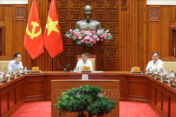 Thủ tướng Lê Minh Hưng chủ trì cuộc họp về công tác chuẩn bị Năm APEC 2027. Ảnh: Dương Giang – TTXVN
