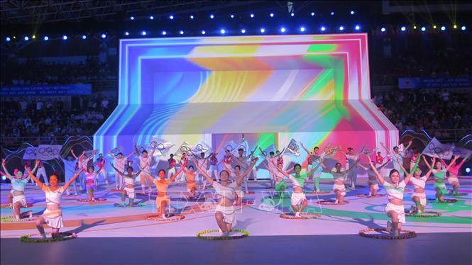 Chương trình nghệ thuật với chủ đề “Thể thao Lào Cai: Khơi nguồn sức mạnh - Thắp sáng tương lai”. Ảnh: Hương Thu-TTXVN                                