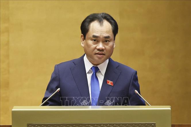 Bộ trưởng Bộ Nông nghiệp và Môi trường Trịnh Việt Hùng phát biểu giải trình, làm rõ một số vấn đề đại biểu Quốc hội nêu. Ảnh: Doãn Tấn - TTXVN