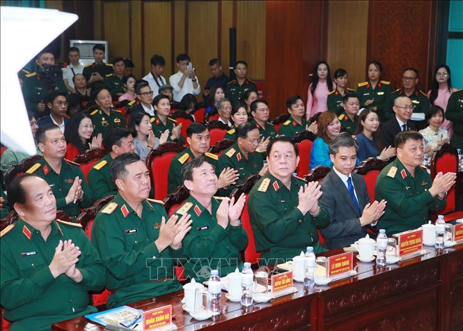  Đại tướng Nguyễn Trọng Nghĩa, Ủy viên Bộ Chính trị, Bí thư Trung ương Đảng, Chủ nhiệm Tổng cục Chính trị QĐND Việt Nam và các đại biểu. Ảnh: Trọng Đức - TTXVN