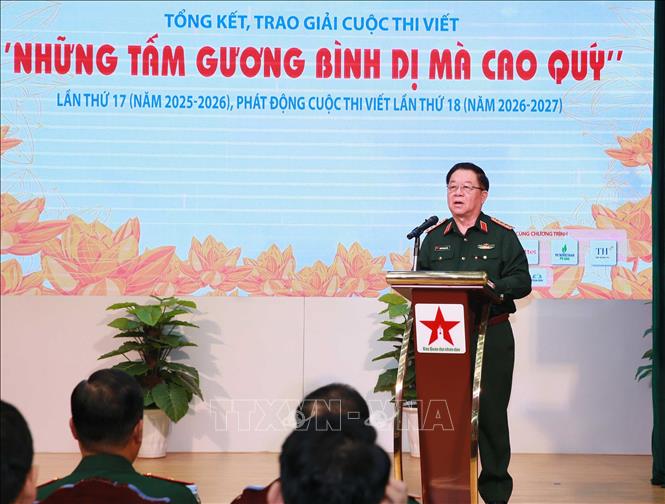 Đại tướng Nguyễn Trọng Nghĩa, Ủy viên Bộ Chính trị, Bí thư Trung ương Đảng, Chủ nhiệm Tổng cục Chính trị QĐND Việt Nam phát biểu chỉ đạo. Ảnh: Trọng Đức - TTXVN