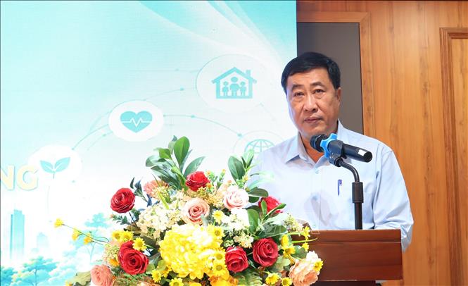 Ông Nguyễn Duy Hiểu, Phó Giám đốc Bảo hiểm xã hội Thành phố Hồ Chí Minh phát biểu tại Tọa đàm. Ảnh: Đinh Hằng - TTXVN