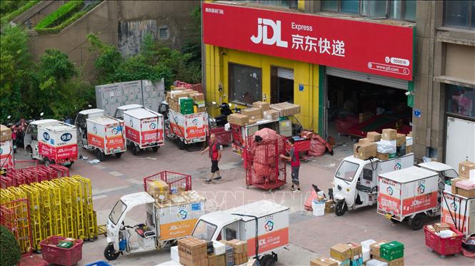 Một trung tâm giao nhận hàng hóa ở tỉnh Giang Tô, Trung Quốc. Ảnh: THX/TTXVN phát