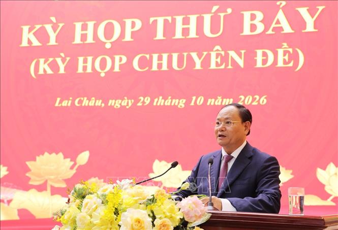 Bí thư Tỉnh ủy, Chủ tịch HĐND tỉnh Lai Châu Lê Minh Ngân phát biểu khai mạc kỳ họp. Ảnh: Quý Trung - TTXVN