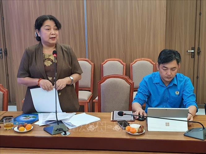 Đại biểu góp ý Đề án công tác tư tưởng đối với công nhân, người lao động trong bối cảnh mới tại Hội thảo. Ảnh: Nguyễn Trọng Lịch - TTXVN