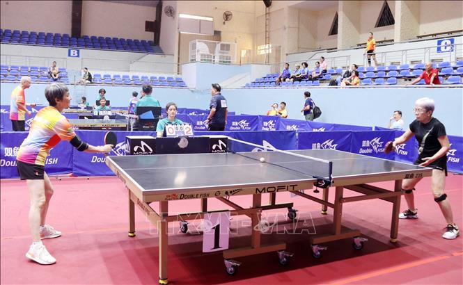 Vận động viên thi đấu nội dung đơn nam, đơn nữ trước lễ bế mạc và trao giải. Ảnh: Hoài Thu – TTXVN