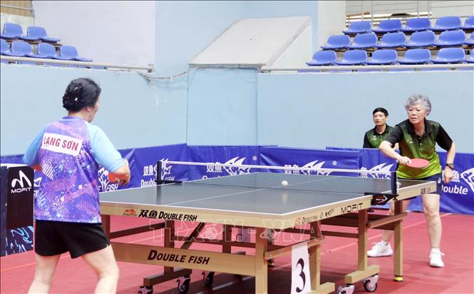 Vận động viên thi đấu nội dung đơn nam, đơn nữ trước Lễ bế mạc và trao giải. Ảnh: Hoài Thu – TTXVN