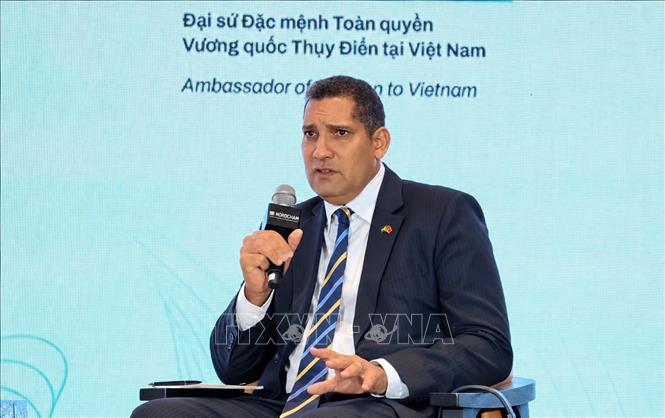 Đại sứ Thụy Điển tại Việt Nam Johan Ndisi tại Diễn đàn Doanh nghiệp Bắc Âu - Việt Nam. Ảnh: Hữu Duyên - TTXVN