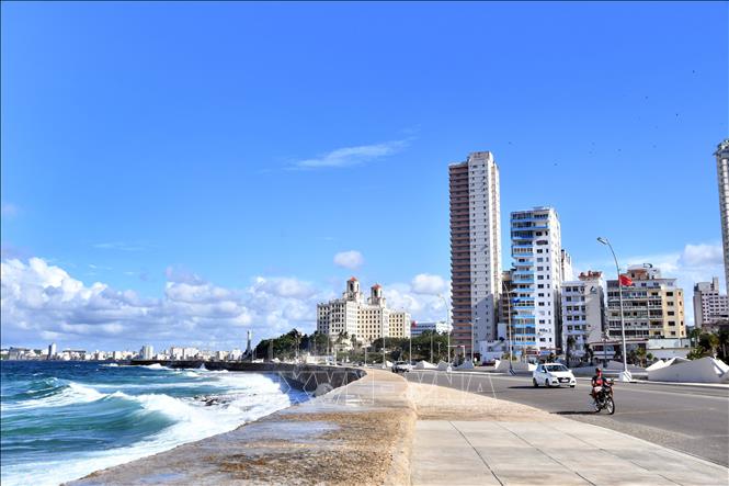 Quang cảnh đại lộ bên bờ biển ở La Habana, Cuba. Ảnh: THX/TTXVN phát