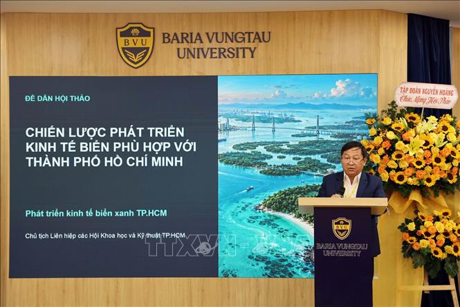 GS. TS Nguyễn Văn Phước, Chủ tịch Liên hiệp các Hội Khoa học và Kỹ thuật Thành phố Hồ Chí Minh, phát biểu khai mạc Hội thảo. Ảnh: Đoàn Mạnh Dương-TTXVN