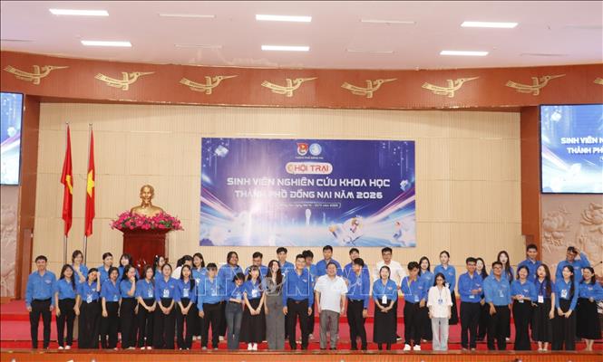 42 sinh viên tiêu biểu từ các trường đại học, cao đẳng tham gia Hội trại. Ảnh: K GỬIH-TTXVN 