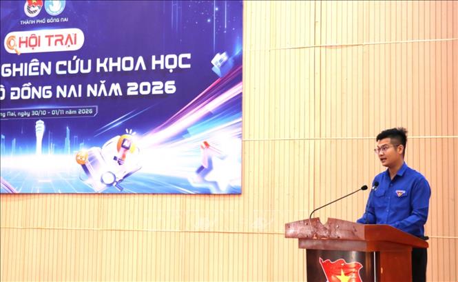 Phó Bí thư Thành đoàn thành phố Đồng Nai Phan Thế Công phát biểu khai mạc. Ảnh: K GỬIH-TTXVN