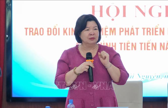Bà Cao Xuân Thu Vân, Chủ tịch Liên minh Hợp tác xã Việt Nam, phát biểu tại chương trình. Ảnh: Thu Hằng - TTXVN