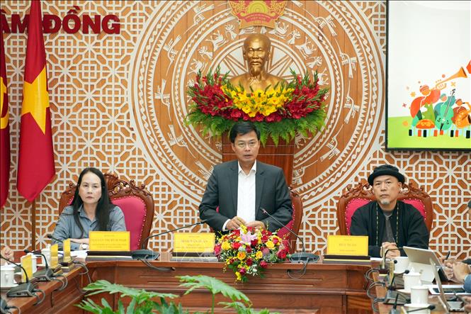 Phó Chủ tịch UBND tỉnh Lâm Đồng Đinh Văn Tuấn phát biểu. Ảnh: Chu Quốc Hùng- TTXVN