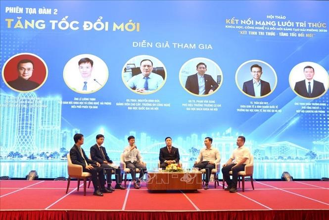 Các diễn giả tham gia tọa đàm 2 