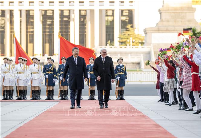 Chủ tịch Trung Quốc Tập Cận Bình và Tổng thống Đức Frank-Walter Steinmeier tại lễ đón ở Bắc Kinh ngày 30/10/2026. Ảnh: THX/TTXVN phát
