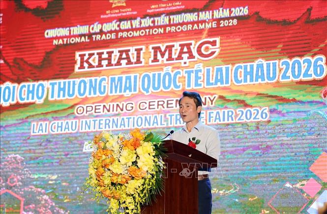 Phó Chủ tịch UBND tỉnh Lai Châu Hà Trọng Hải phát biểu khai mạc Hội chợ thương mại quốc tế Lai Châu 2026. Ảnh: Quý Trung - TTXVN.  Ảnh: Quý Trung - TTXVN