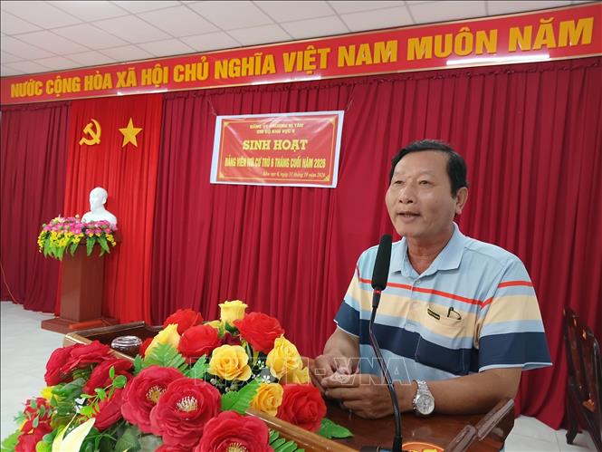 Đảng viên đóng góp ý kiến tại buổi sinh hoạt đảng viên nơi cư trú tại khu vực 6, phường Vị Tân, thành phố Cần Thơ ngày 31/10/2026. Ảnh: Duy Khương - TTXVN