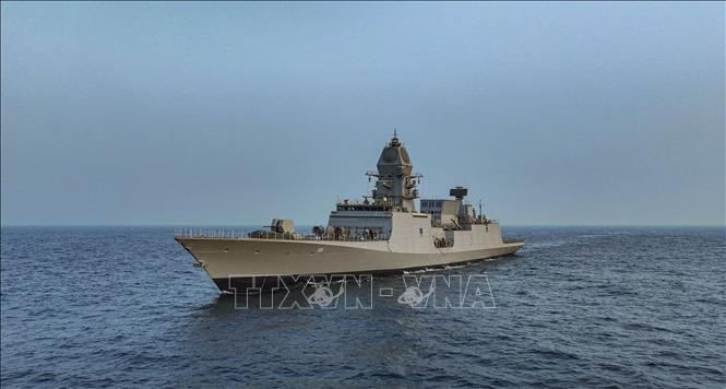 (Tư liệu) Tàu chiến INS Nilgiri của Hải quân Ấn Độ cập cảng Chennai. Ảnh: ANI/TTXVN phát