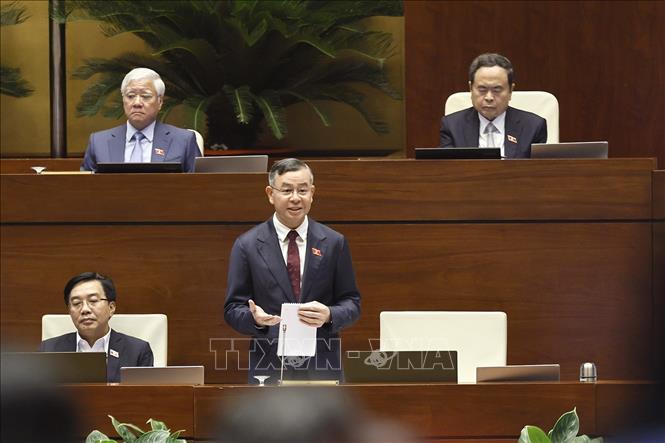 Bộ trưởng Bộ Tài chính Ngô Văn Tuấn phát biểu giải trình, làm rõ một số vấn đề đại biểu Quốc hội nêu. Ảnh: Doãn Tấn – TTXVN