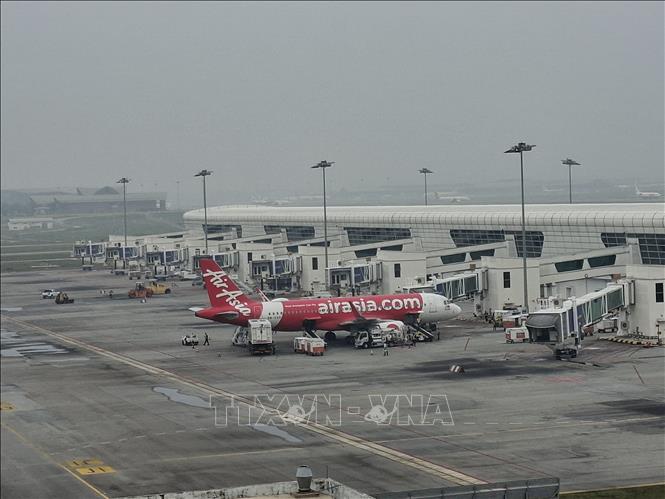 Tầm nhìn tại khu vực sân bay Kuala Lumpur bị hạn chế bởi mù khói. Ảnh: Bùi Hoàn-PV TTXVN tại Malaysia
