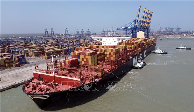 Quang cảnh cảng hàng hoá tại Kutch, Ấn Độ. Ảnh: ANI/TTXVN phát