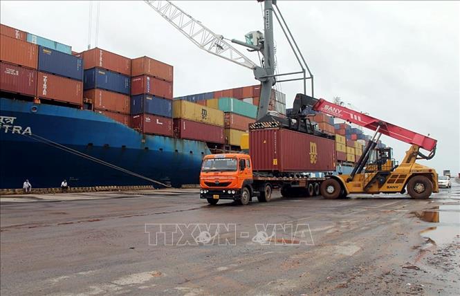 Quang cảnh cảng hàng hoá tại Karnataka, Ấn Độ. Ảnh: ANI/TTXVN phát