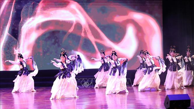 Một tiết mục nghệ thuật đặc sắc giới thiệu văn hóa Jeju tại chương trình. Ảnh: Đức Phương - TTXVN